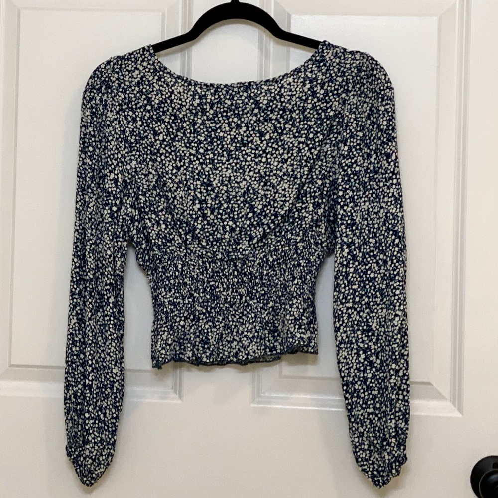 Floral Ruched Top 🌻 - Picture 2 of 4